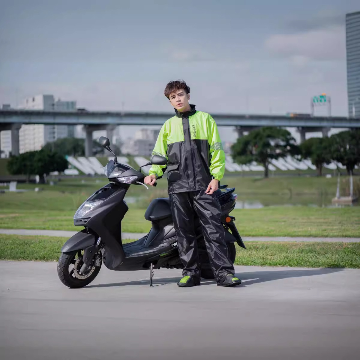 Small electric cars are for raincoats.