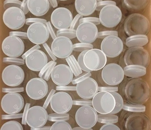 Pudding bottle labels with normal caps.