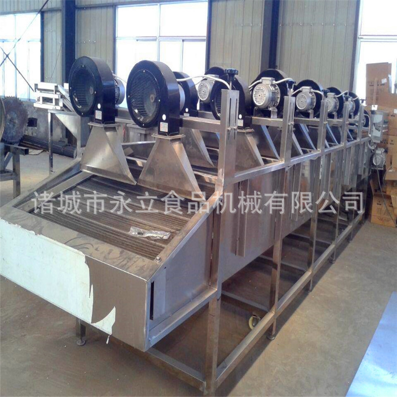 Loại cây đỏ quy mô nhỏ rửa sạch dòng nước khô, dòng chảy khô dưới dạng nước xoay.