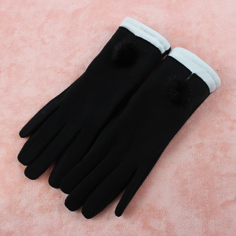 In the autumn of 2020, Ms. Warm Gloves will ride the wheel gloves to the wholesaler with the thick gloves.