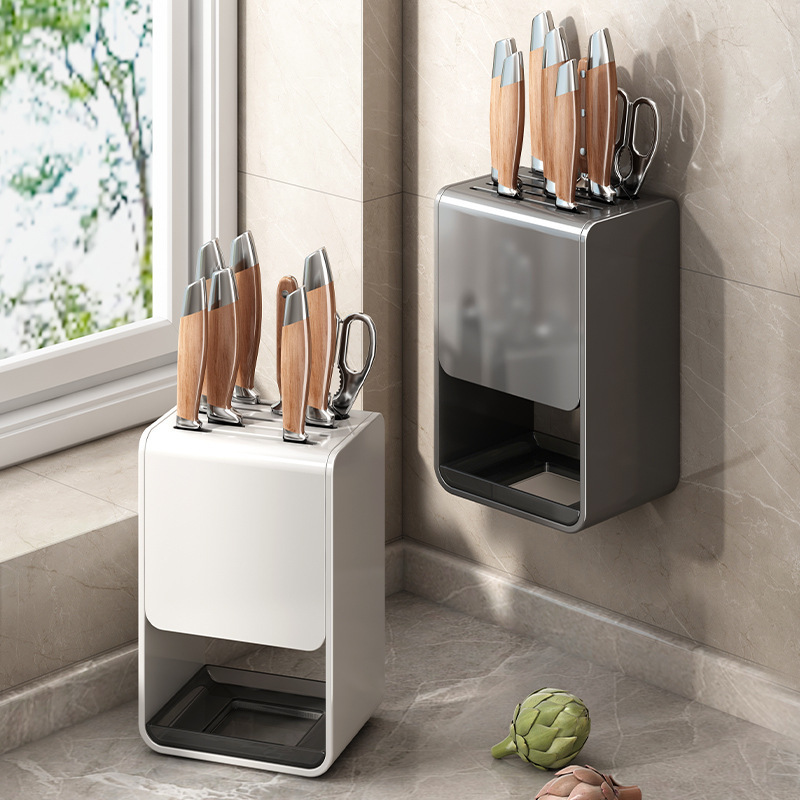kệ nhiều mục đích với vải dầu hắc ín trên bề mặt bàn bếp với một con dao có hai mục đích.