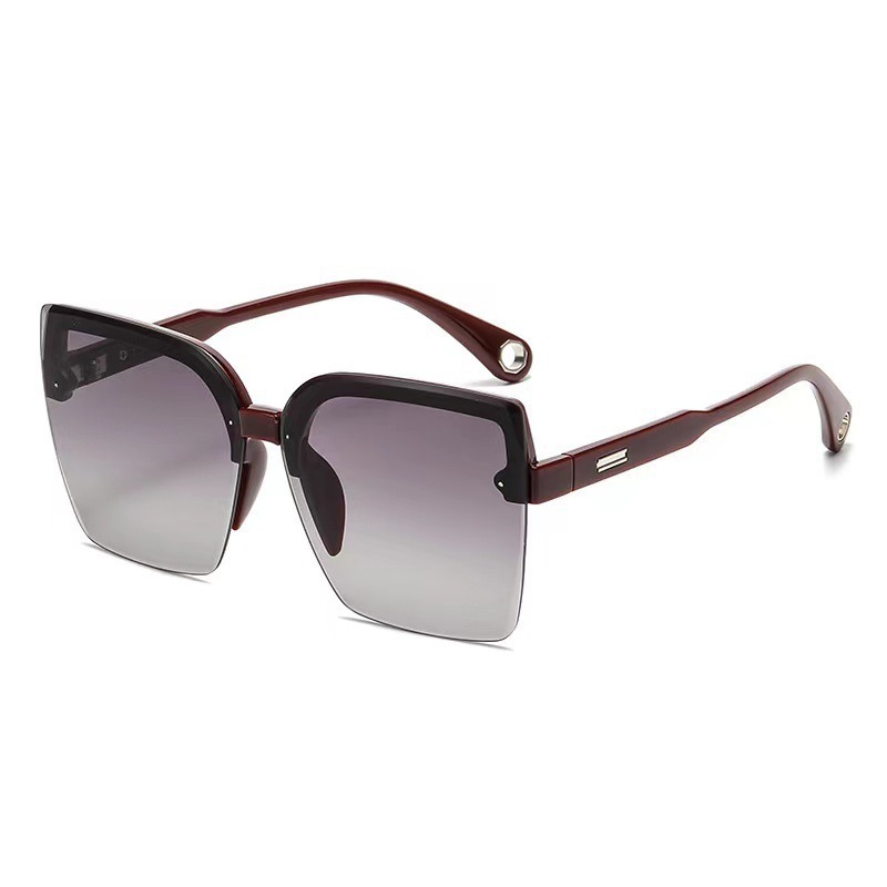 2024, an unbridled groove sunglasses woman.