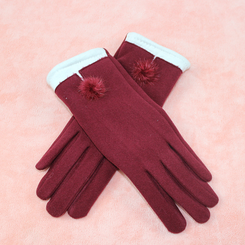 In the autumn of 2020, Ms. Warm Gloves will ride the wheel gloves to the wholesaler with the thick gloves.