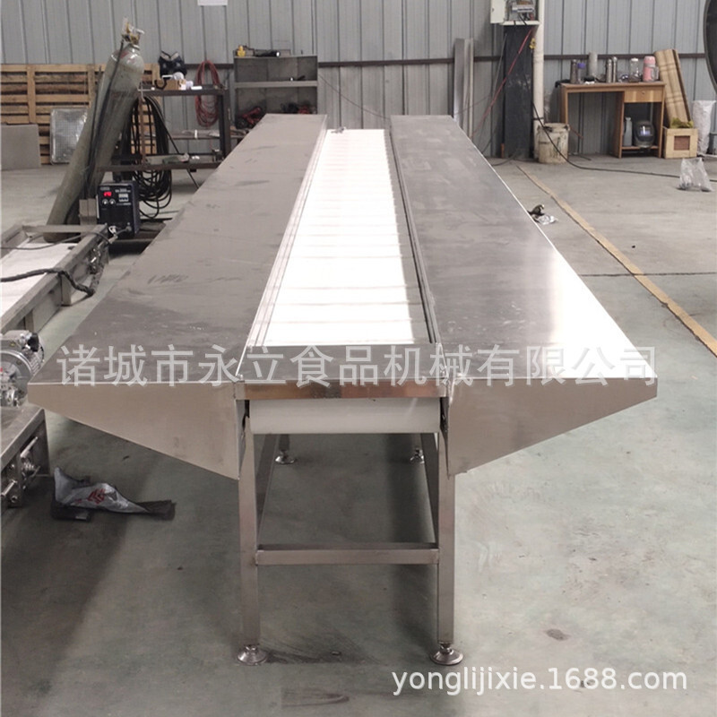 Những con tôm hùm, không có đuôi tôm rỉ sét đến cửa hàng bánh xe tôm tôm, một nhà máy băng tải hai bánh.