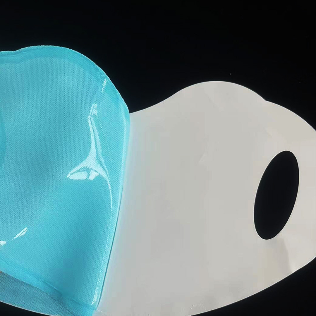 Jiangsu provides support for processors to wear ear masks with clean water gel and a half-faced mask.