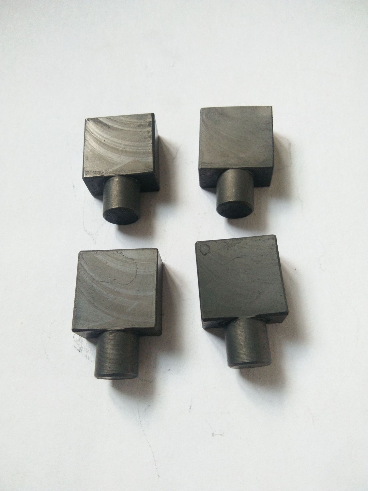 Silicon carbide ceramics in different forms to customize carbide blocks resistant to high temperature corrosion