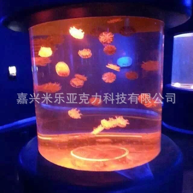 The factory sells the Aclik cylinders, the large fish tank aquarium, the marine eco-aquator.