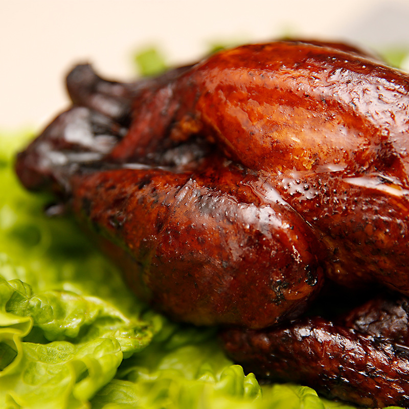 Gà với món ăn là 550g trong nước sốt gà bị rách.