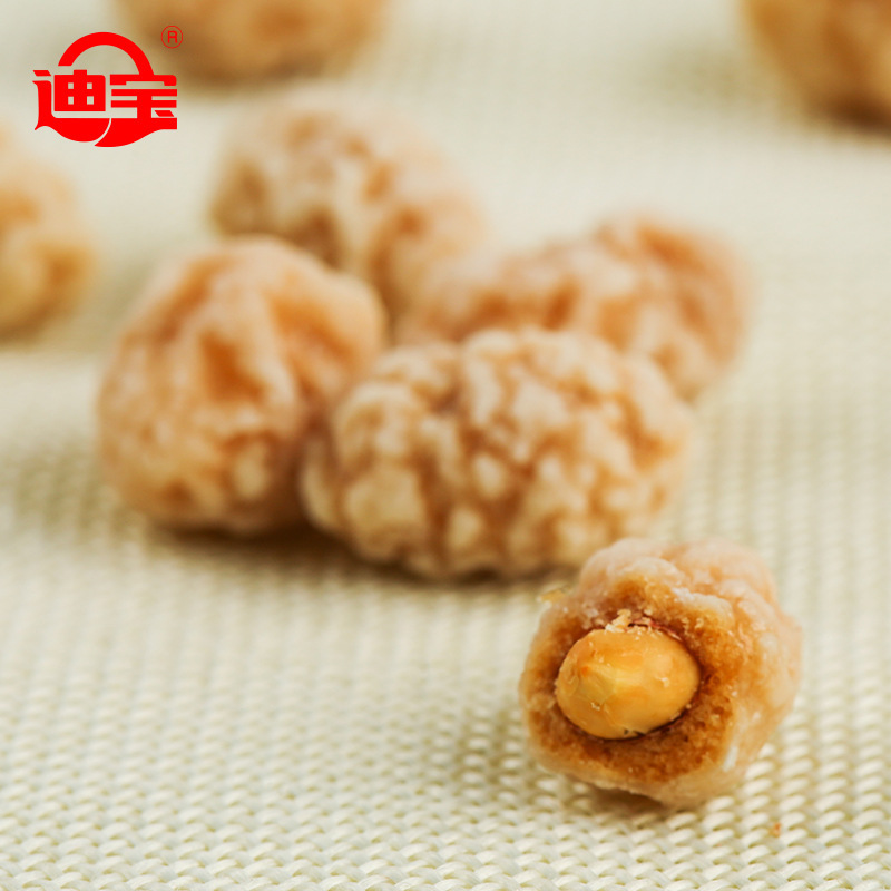 Đậu phộng và đồ ăn vặt.