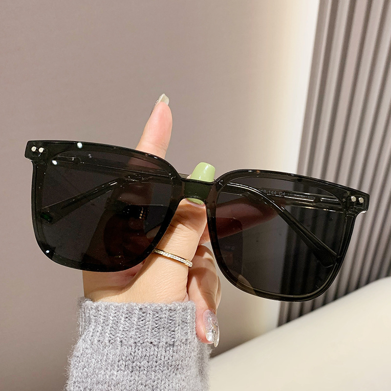 The new luminous luminous eyeglasses drive two-to-one fashion mirror sunglasses.