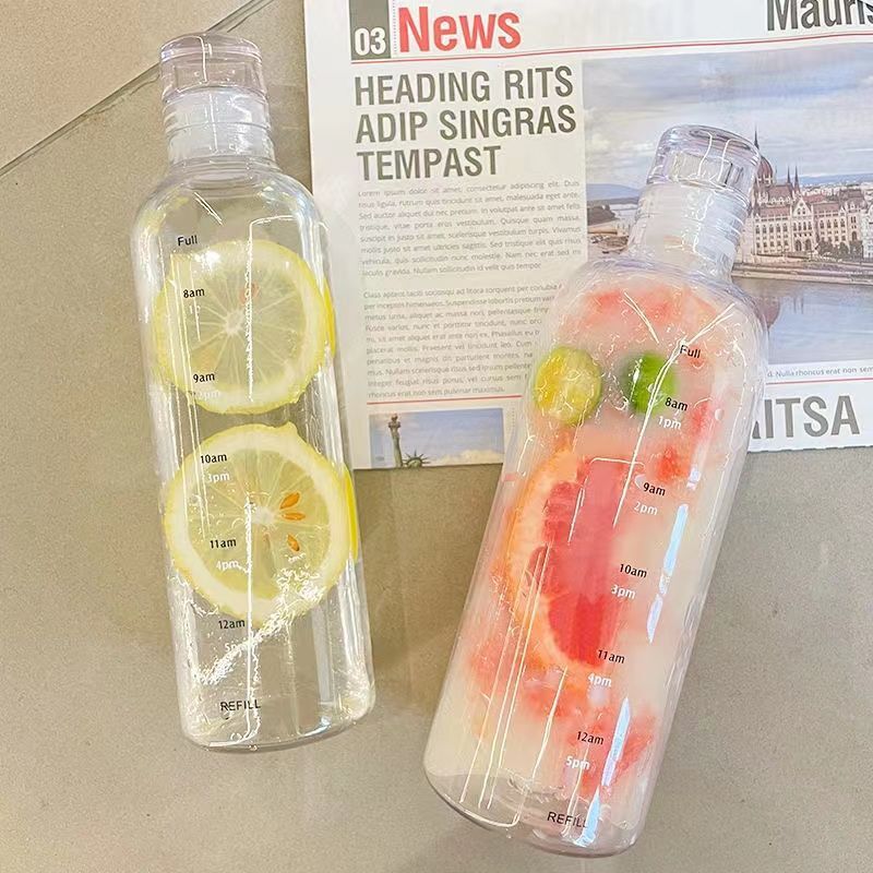 The timescale plastic glass girl is transparent, and the girl has a glass with her outside.