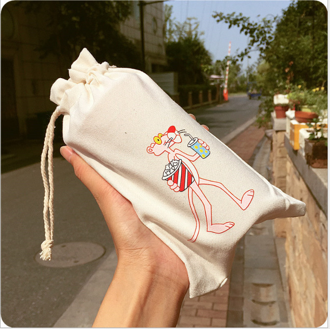 The Korean cute glass girl cartoons with the creative pink straw cup.