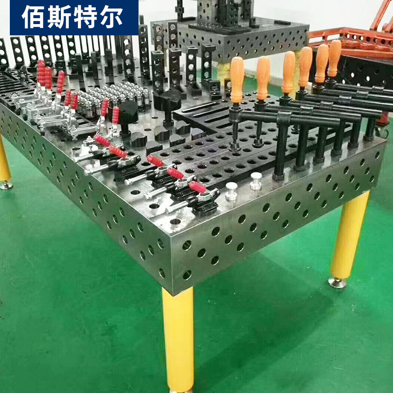 Three-dimensional platform, welding assembly and lined table.