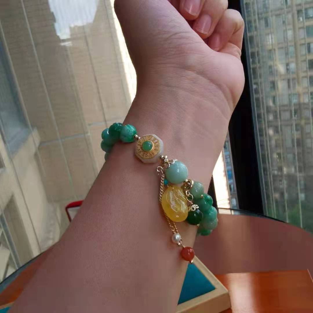 Emerald Myanmar A rolls green bead bracelets, natural icy sprouts, female beads with honey wax.