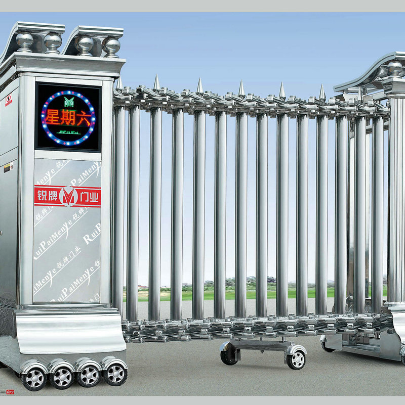Việc sản xuất một cửa băng cá nhân bằng thép không gỉ khổng lồ, ông Kerryres kéo dài cổng nhà ga.