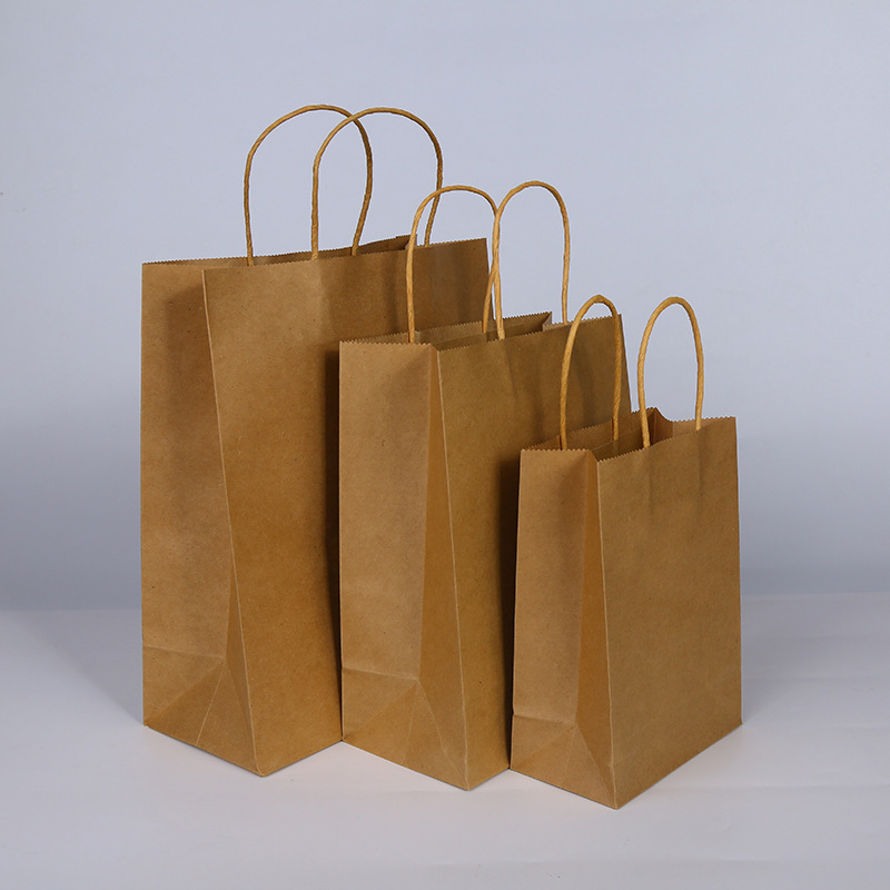 The white paper-covered paper-pack desktop of the present cargo will be filled with coloured hand-packed gifts.