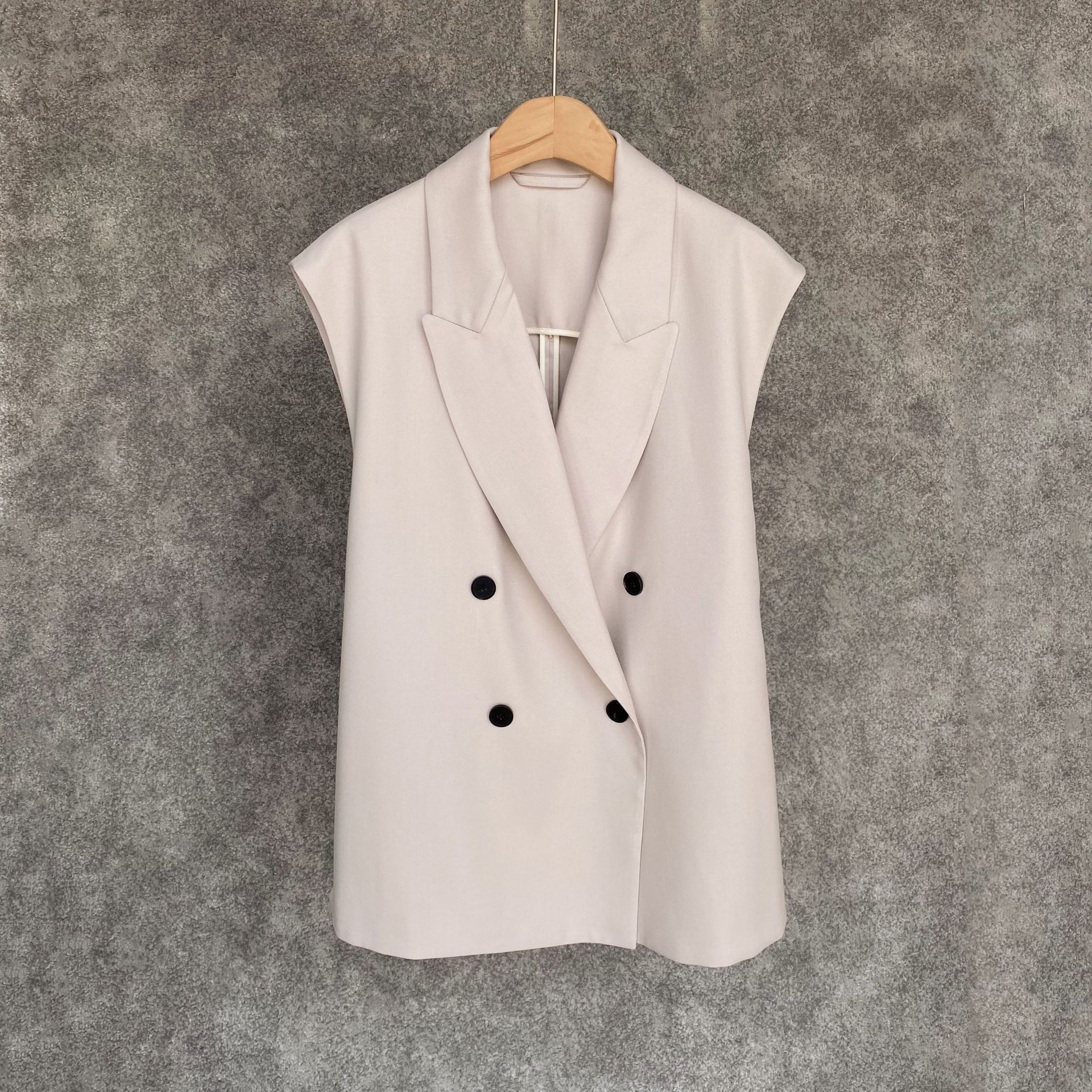 Bộ đồ có cấu trúc ánh sáng SLCC với một bộ vest