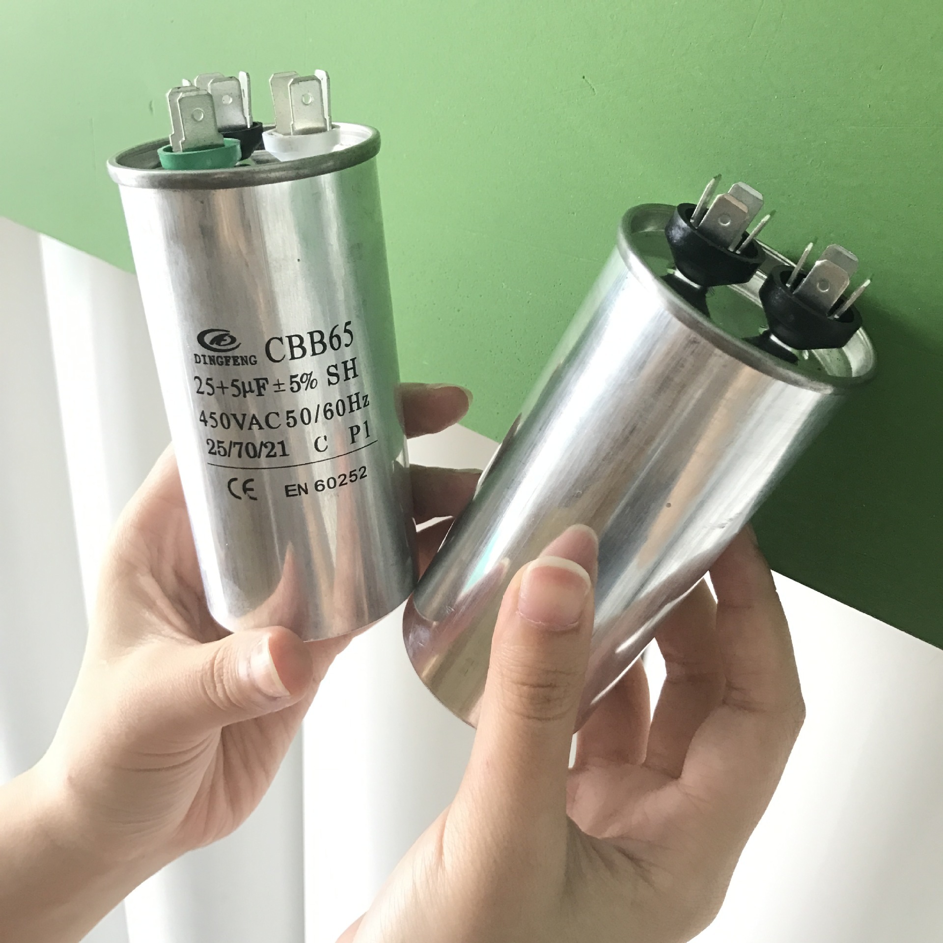 450v directly sold cylinders of foreign trade exporting more than 35uf blast-proof air conditioners to activate the electrical capacity.