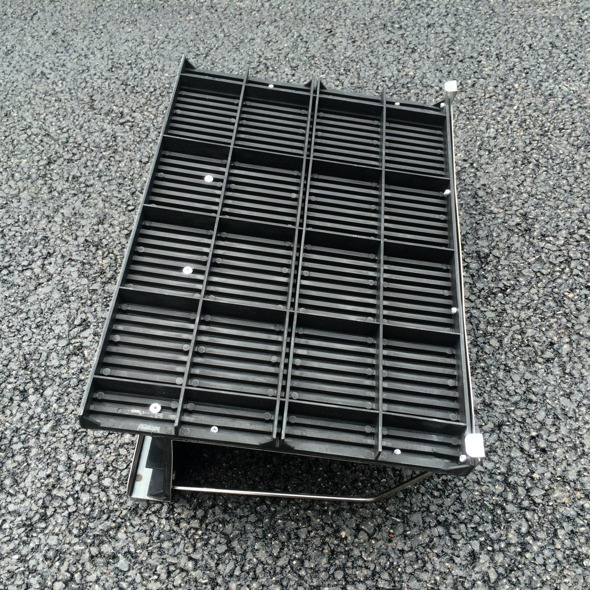 The manufacturer sold the static-fixed basket L and the PCB-board basket SMT.