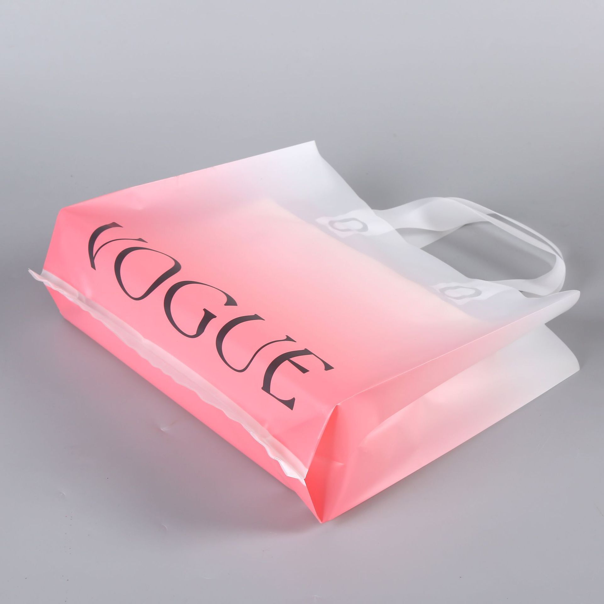 Shopping bags with transparent gradual change plastic bags and cosmetics store bags with logo bags