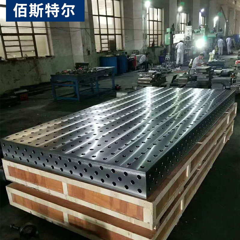 Three-dimensional platform, welding assembly and lined table.