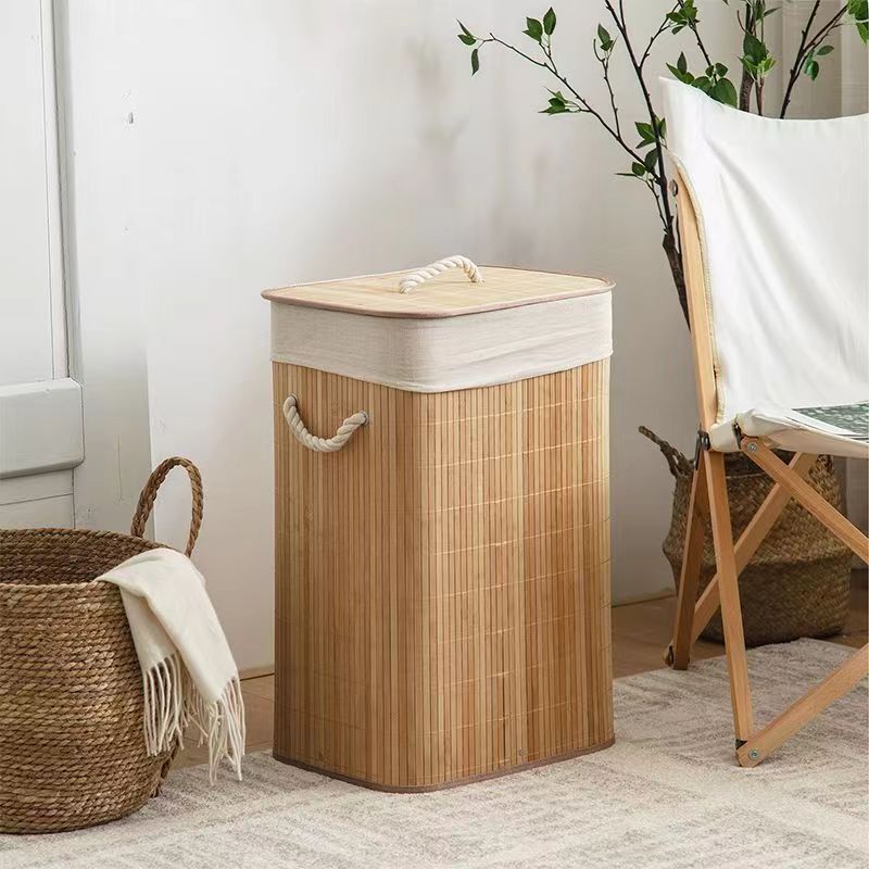 Tôi sẽ làm một cái giỏ giặt ủi với quần áo bẩn.
