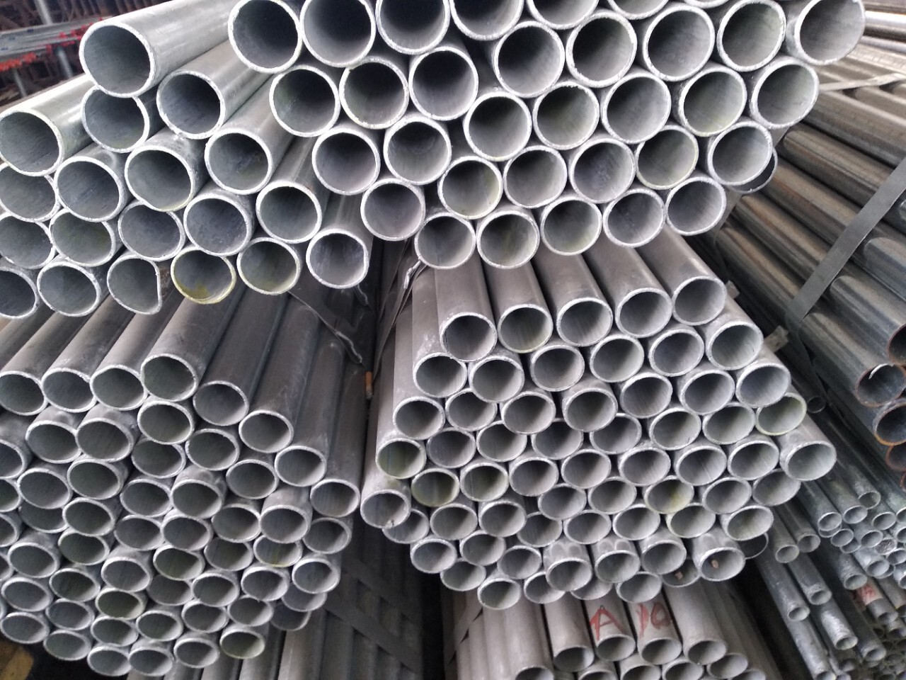 Supply of thermal zinc plating pipe, the East Midland plating pipe, and the fire hoses SC20 SC32.