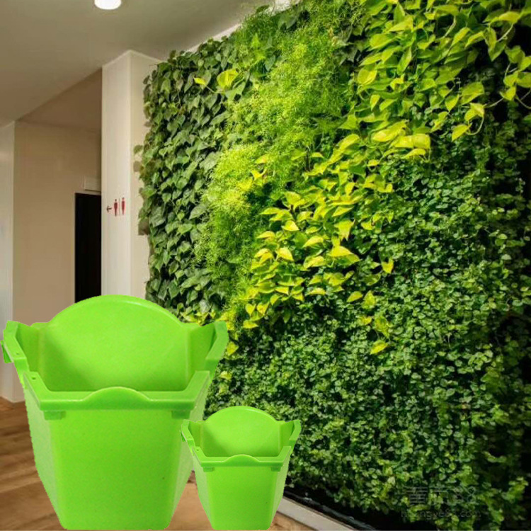 Sự kết hợp giữa những bó hoa DIY của ban công vải nhung nhựa với những bó hoa tường trong nhà vệ sinh