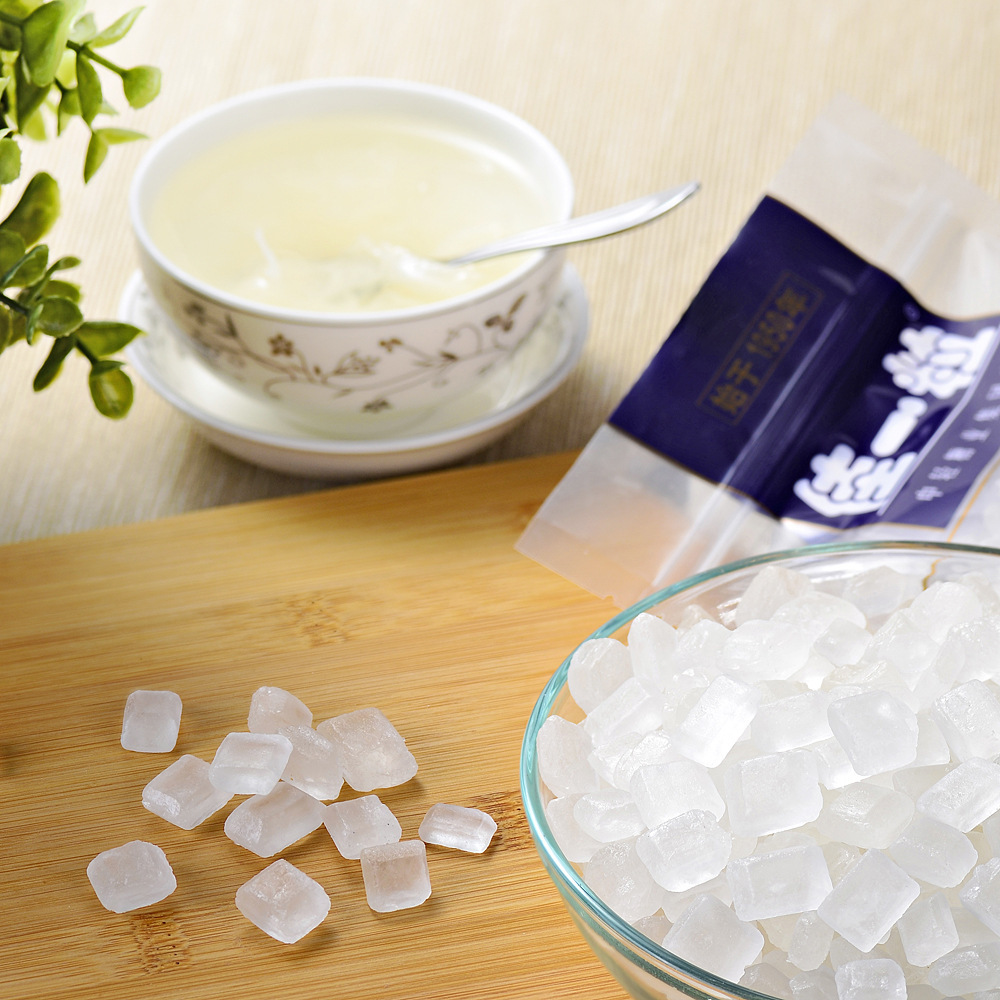 Nó là một túi đường tinh thể 454g.
