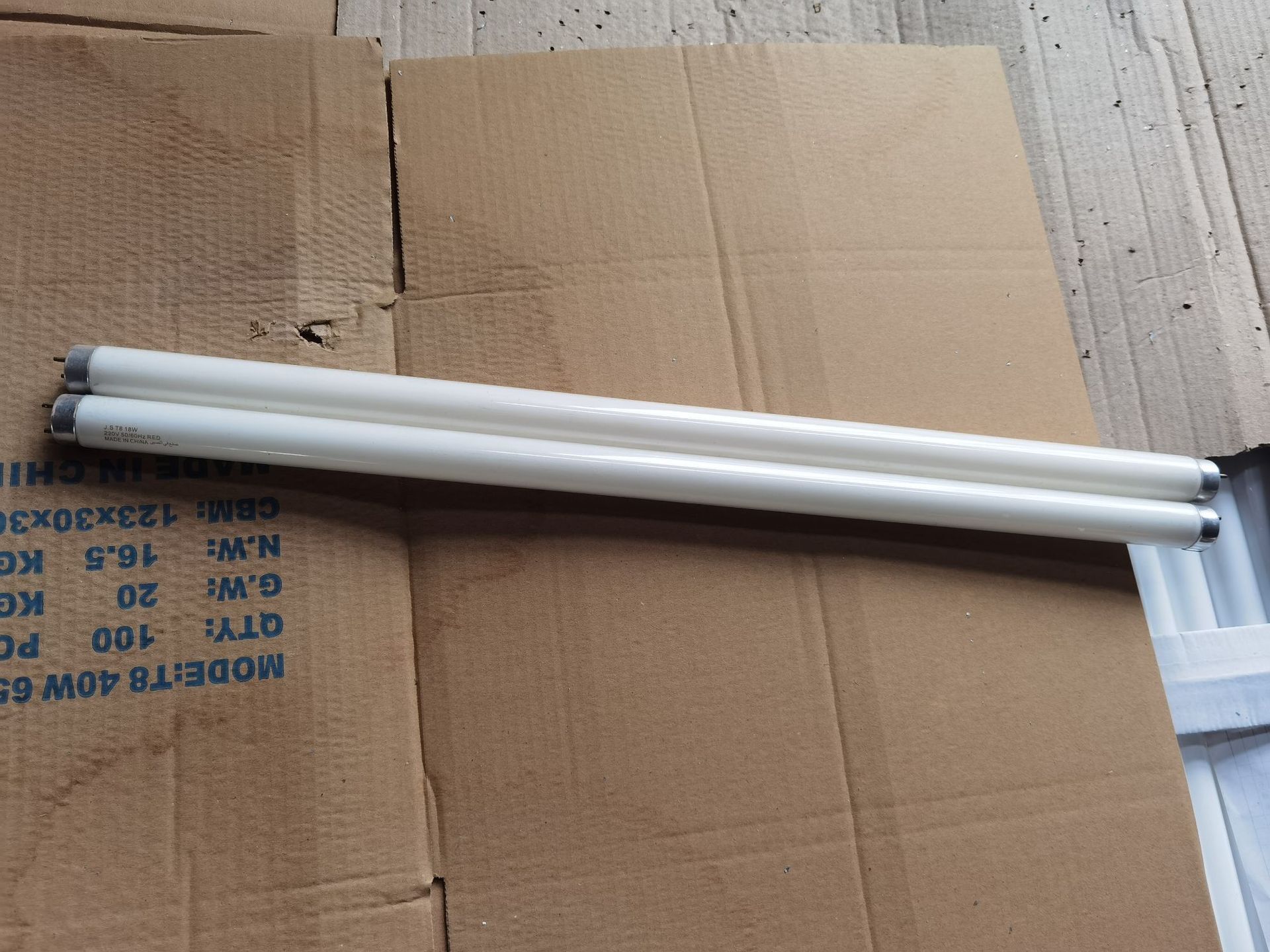 T8 10W15W18W36W color fluorescent tubes, sunlight tubes, colored tubes.