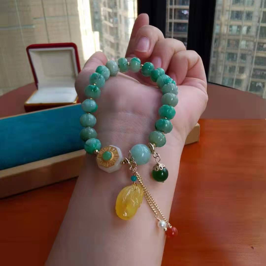 Emerald Myanmar A rolls green bead bracelets, natural icy sprouts, female beads with honey wax.