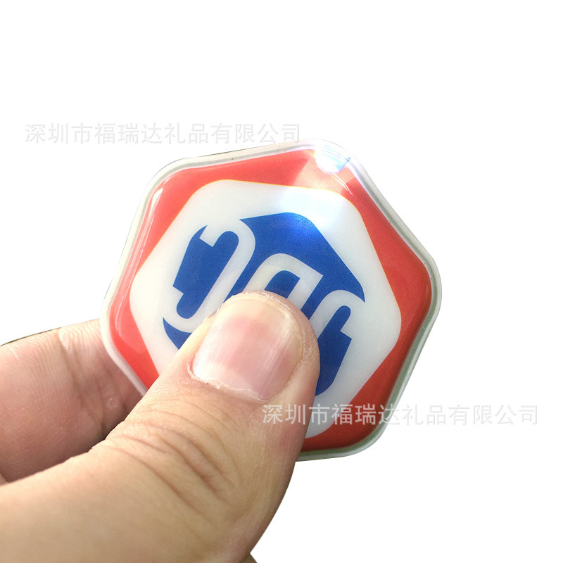 Nút mở khóa sáng tạo của nhà sản xuất Shenzhen bấm cái nút thắt lưng điện áp nhẹ.