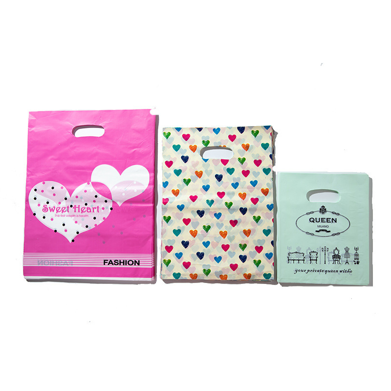 The plastic bag bag of clothes with a thick mouth points to the wholesale of a shopping lady's handbag.