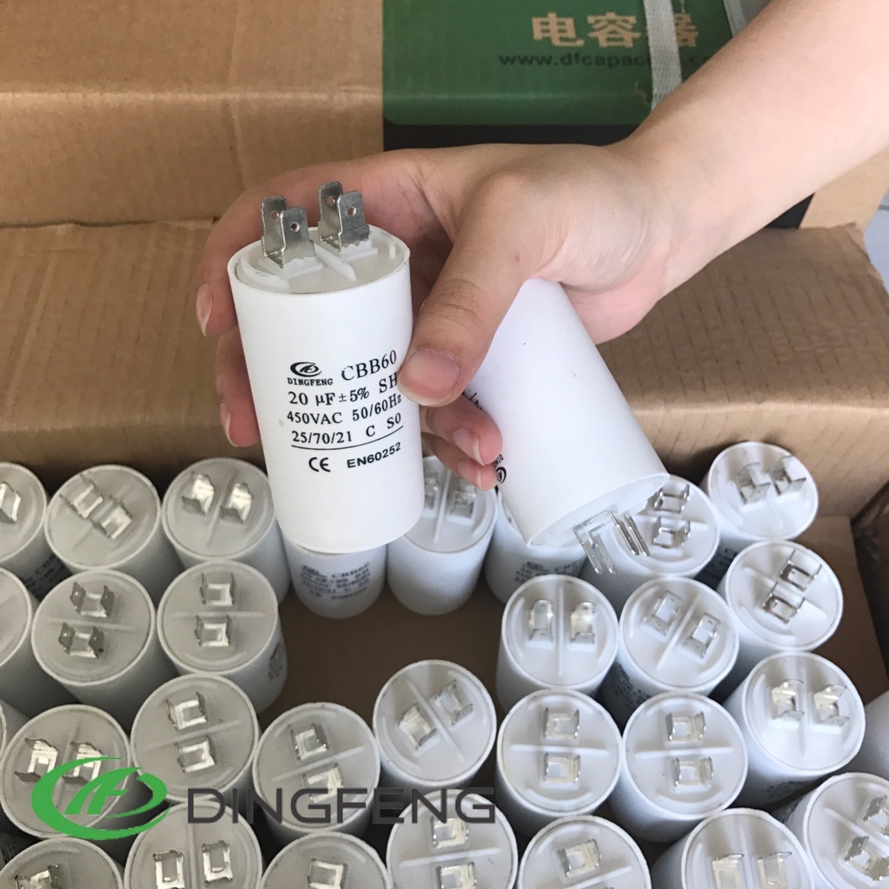 CBB60 Cleaning Machine Capacitors Plug-in Foreign Trade Export Model 25UF 450V