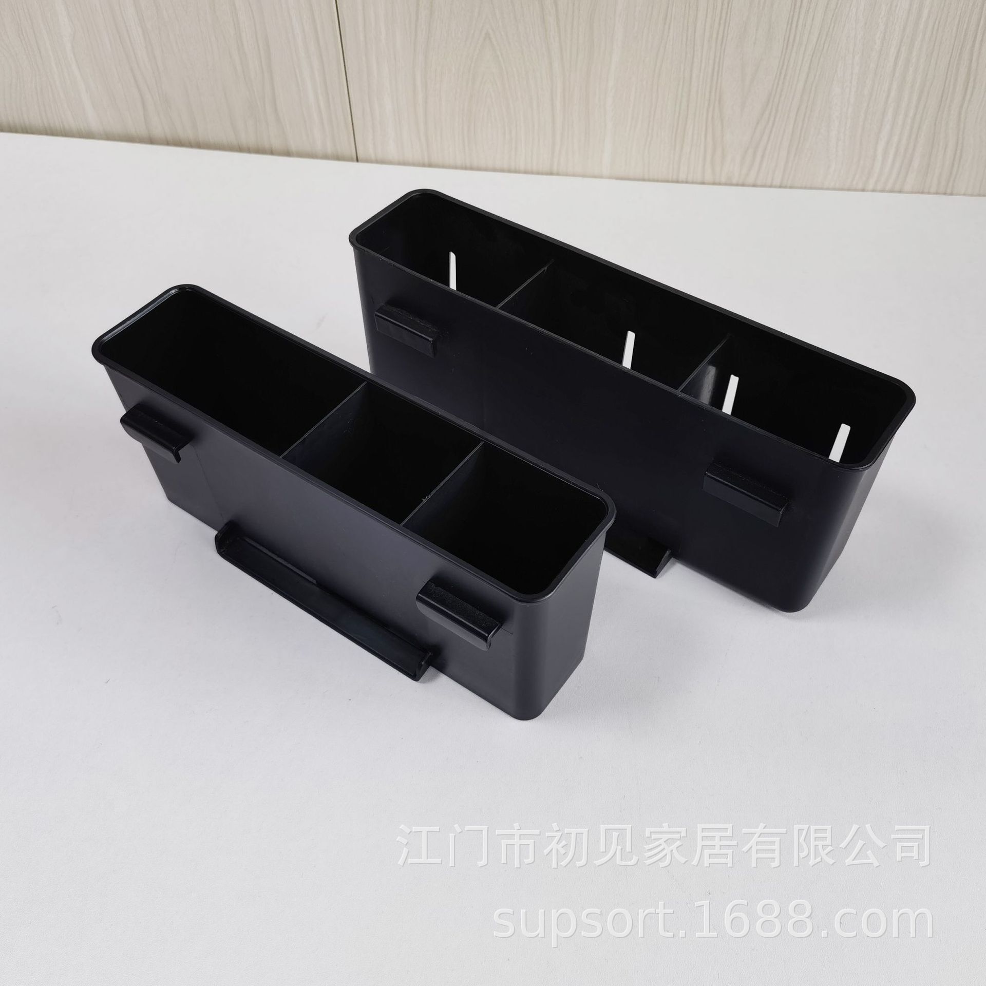 Nhà máy gốc điều chỉnh một ban quản trị nhà bếp với tấm vải bạt và một cái tô với bộ nâng bằng nhựa.