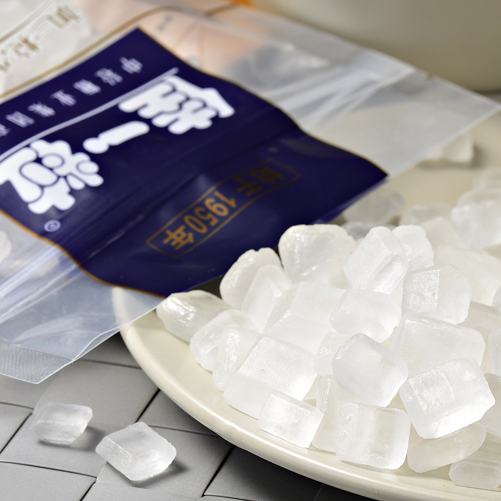 Nó là một túi đường tinh thể 454g.