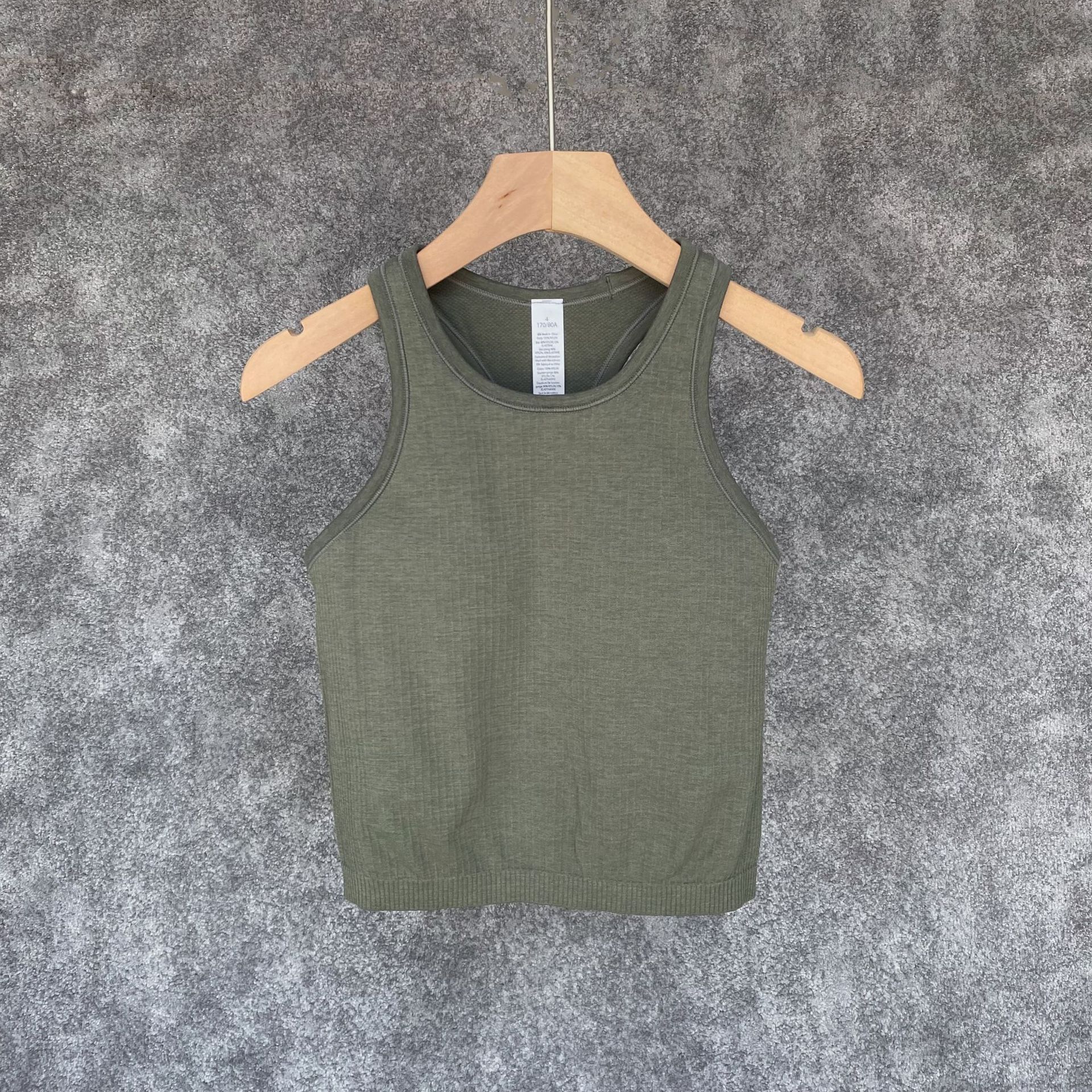 SLCC Yoga với áo thể thao