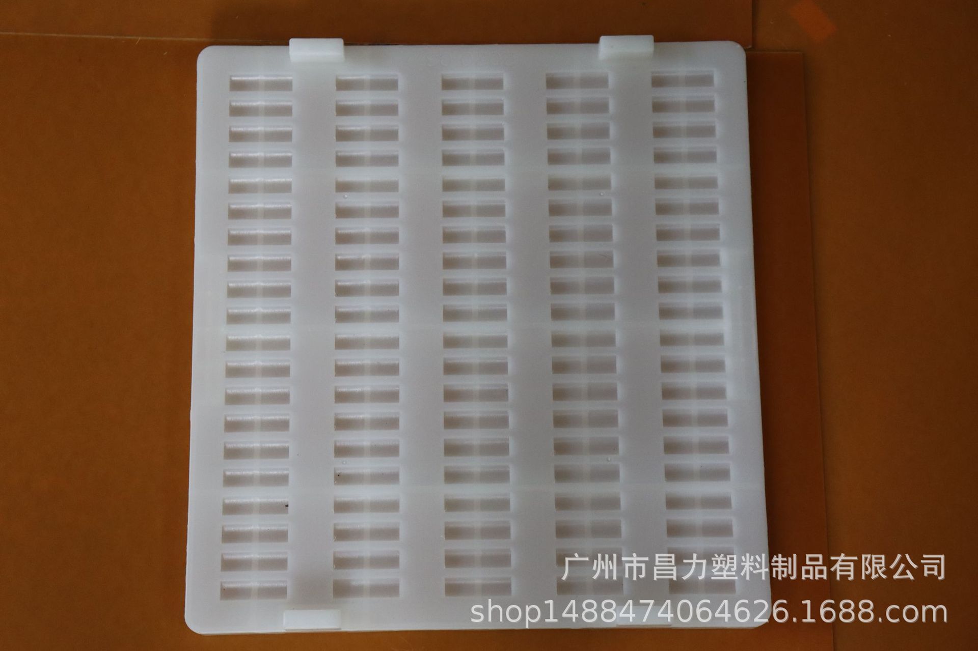 Comment Khay dành cho các bộ phận của pin Li- tu- tu- a- ni với nhựa doanh thu năm 2050
