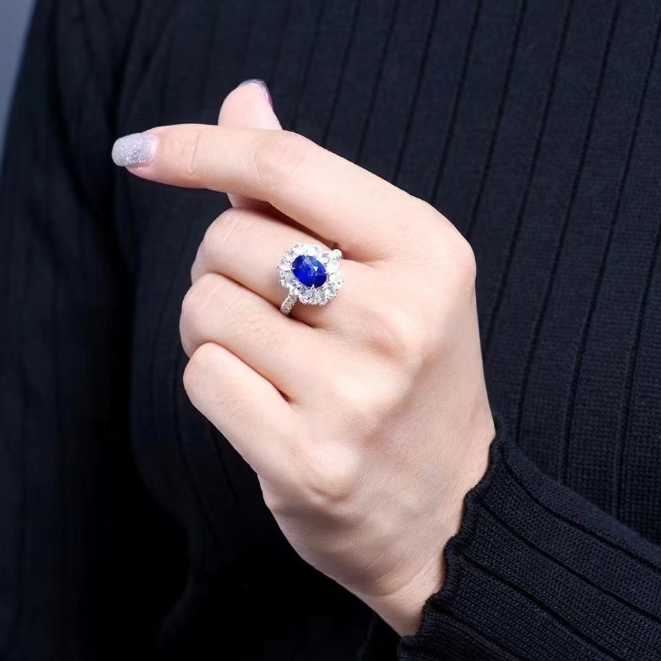 Choosing a new 18k Royal Sapphire 2.02 carats of natural Sri Lankan sapphire ring