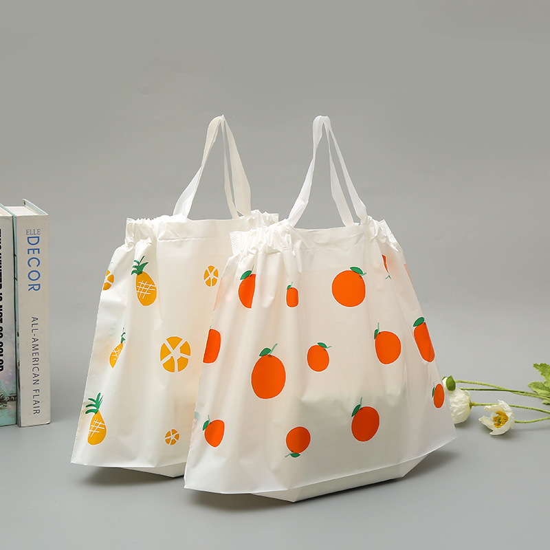 New fruit pattern, please pick up plastic bags, child-dressed cosmetics, and make a wholesale.