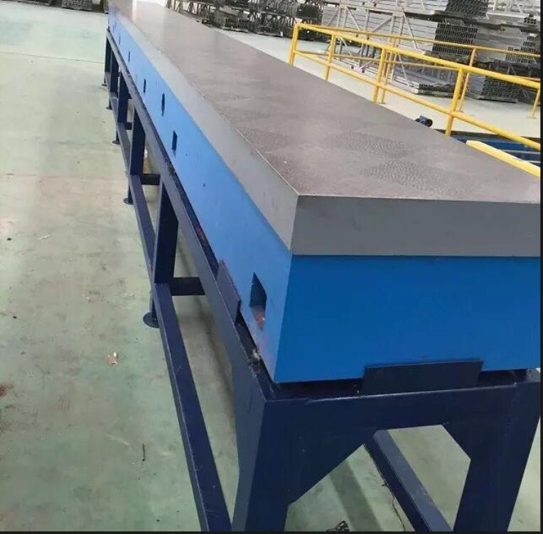 Casting iron platform, welding assembly with clamps, T-tank surveying platform, lined table, scratching platform.