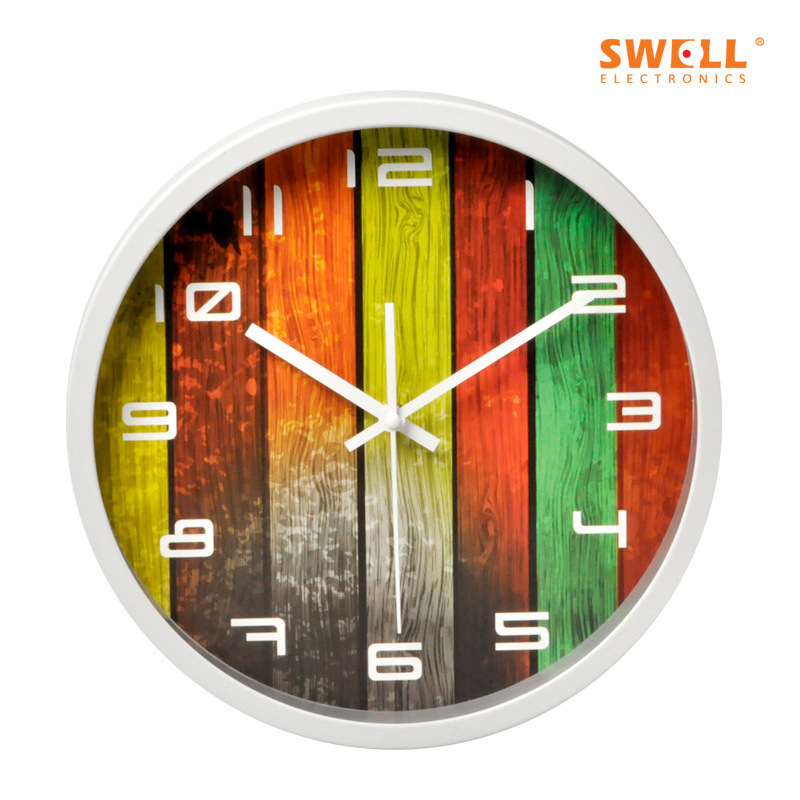 The new 12-inch creative silent clock with wholesale custom is like a wood-grained Zhong's home.