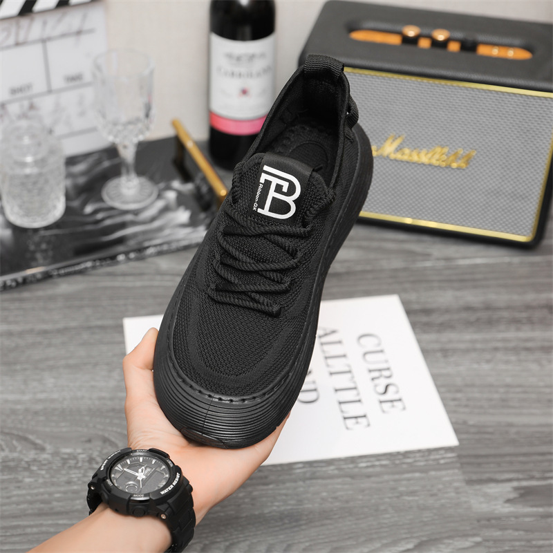 The new European Station Recreational Sporter Shoes, the thick mango-weaving shoes, the Korean shoes, the male shoes.