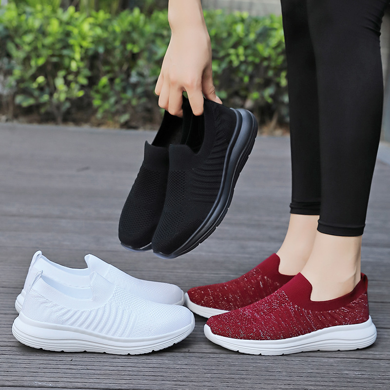 Scratch mother's shoes, shoes for girls, sneakers, sneakers, shoes for old people.