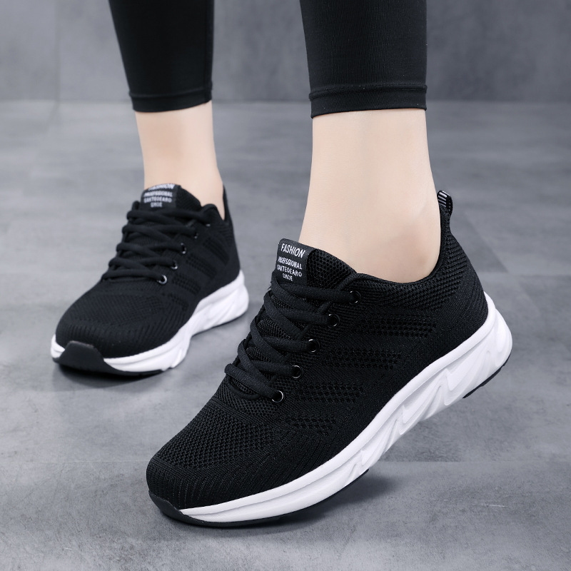 Wholesale student sneakers and girls running shoes, general net, driving shoes and dancing and leisure shoes