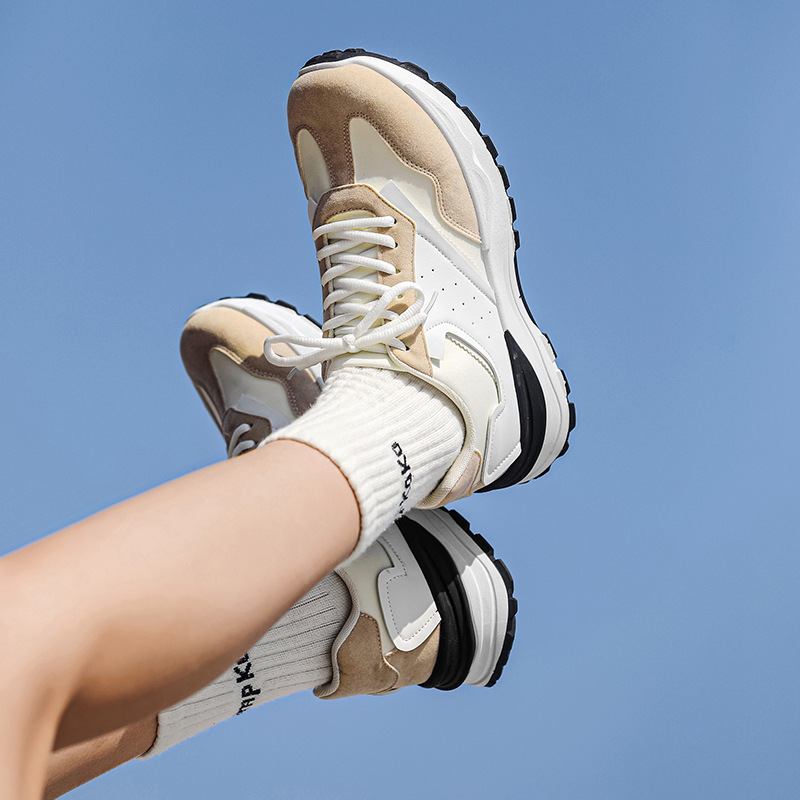 Little boys' shoes, summer old man's shoes are so thick, and Agump's shoes are so thick, he's a man of high sense.