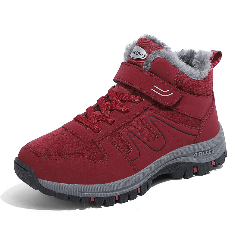 In winter, the old man's shoes with velvet, heated walking shoes with velvet-heavy bottom-proof shoes.