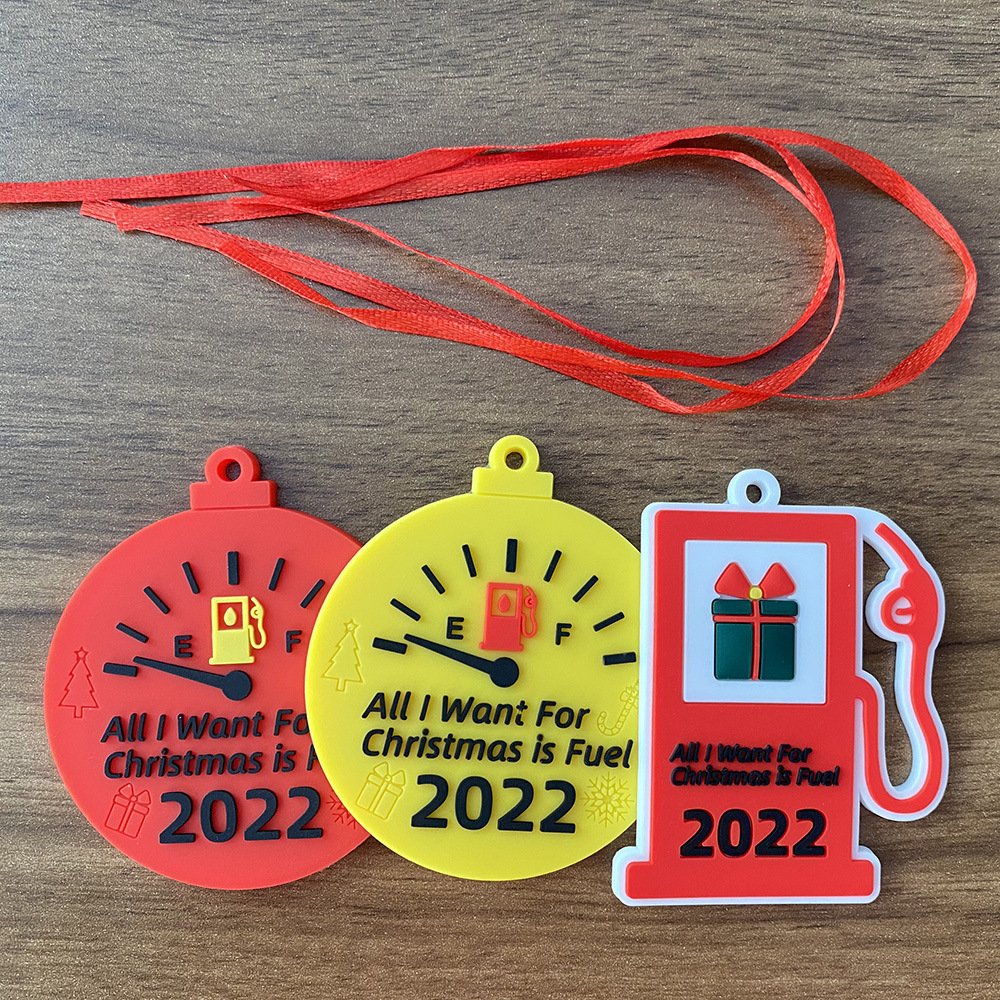 2023 cây giáng sinh mới được trang hoàng.