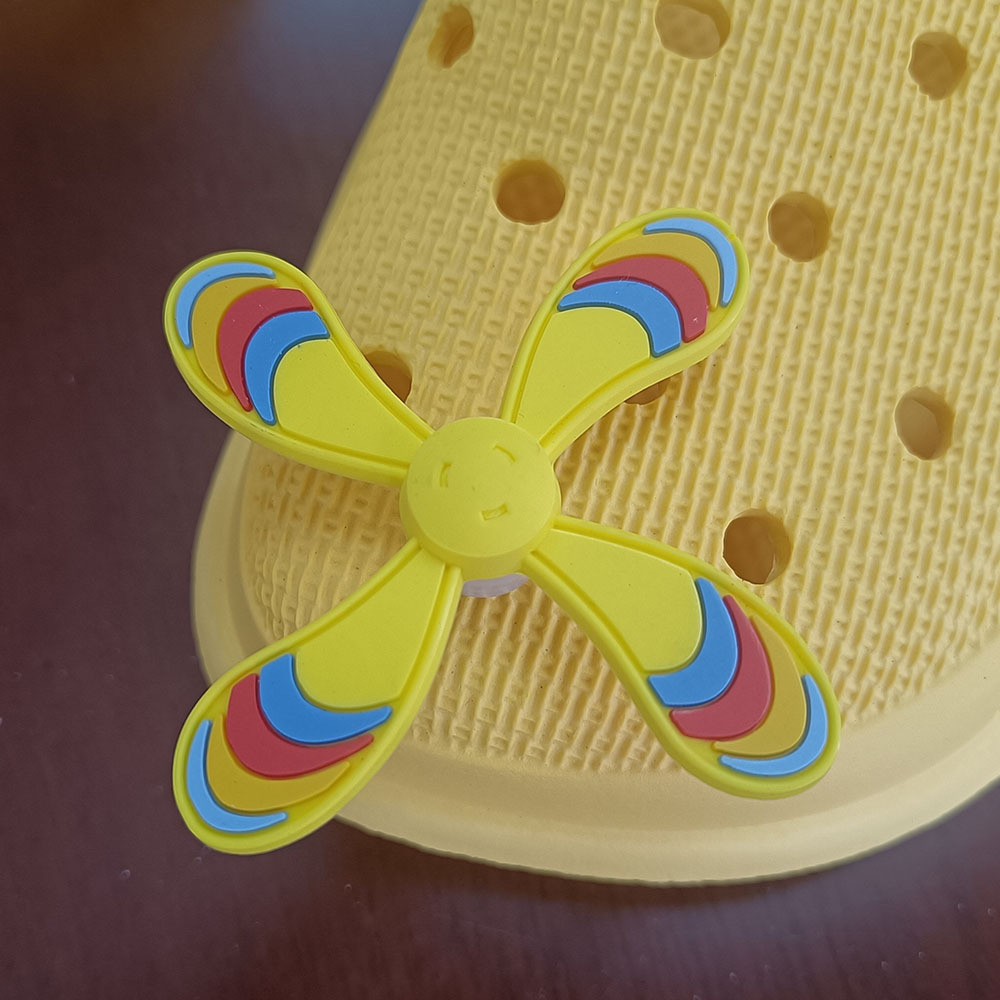 cối xay gió với giày và lỗ và giày với diy-coon-shoe-shoe-decated curc card M