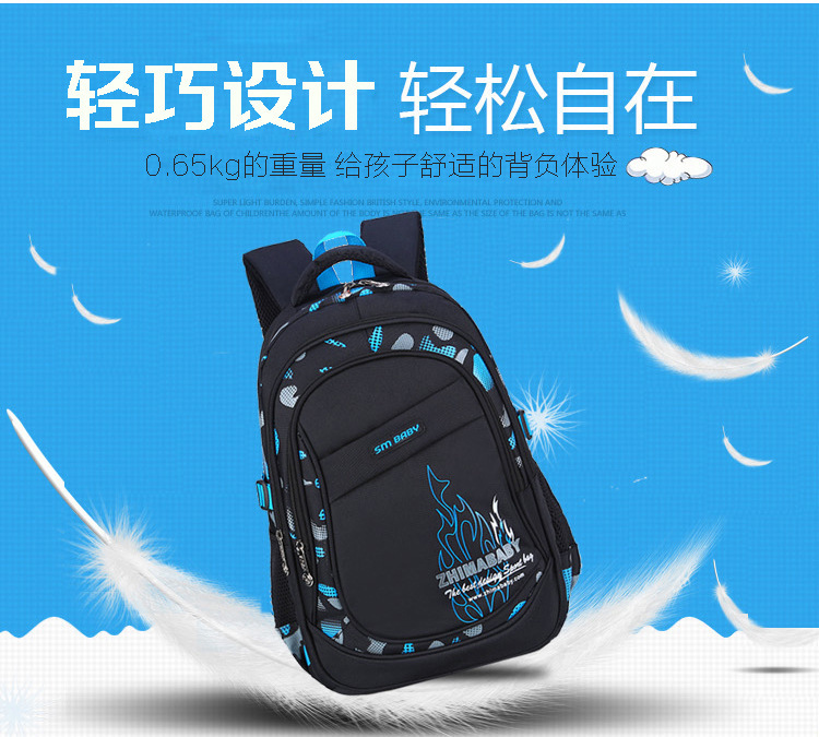 The factory distributes school bags for boys in waterproof junior high school.